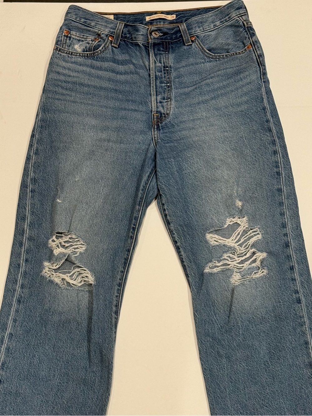 Levi's Blue Straight Women's Jeans with Knee Distressing